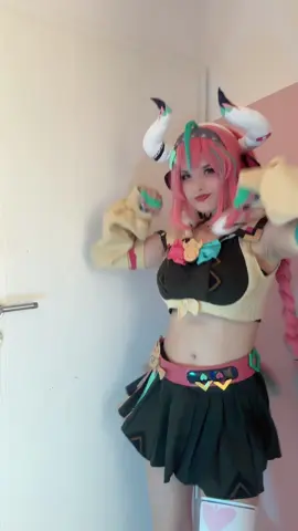 This trend as Varesa:) #genshinimpactcosplay #GenshinImpact #genshin #cosplay #varesacosplay #varesa 