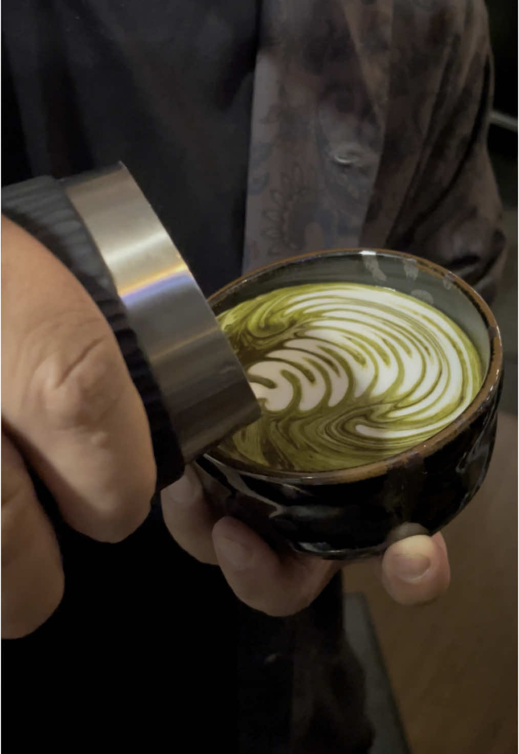 Matcha Latte お気に入りの有田焼の抹茶カップでラテアート🍵 雰囲気めっちゃ良い🙌 #coffee #cafe #カフェ #コーヒー #カフェ巡り #chocolate #coffeelovers #baristatok #drinktok 