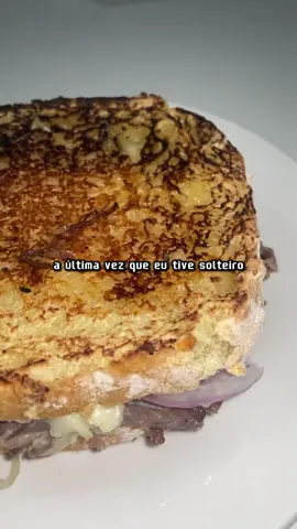 Vivendo e aprendendo 😵‍💫 #historia #comida #sanduiche #fofoca #tinder #namoro