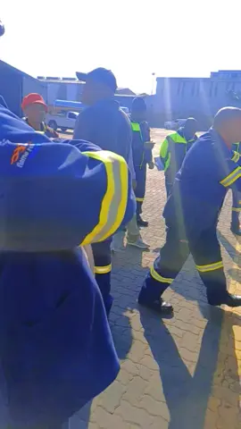 Reef HQ😊#sama28 #reeftankers #tankers #truckdriver #drivenbypassion #youngtrucker #cupcut #leondale #truckdrivers #class #leaning