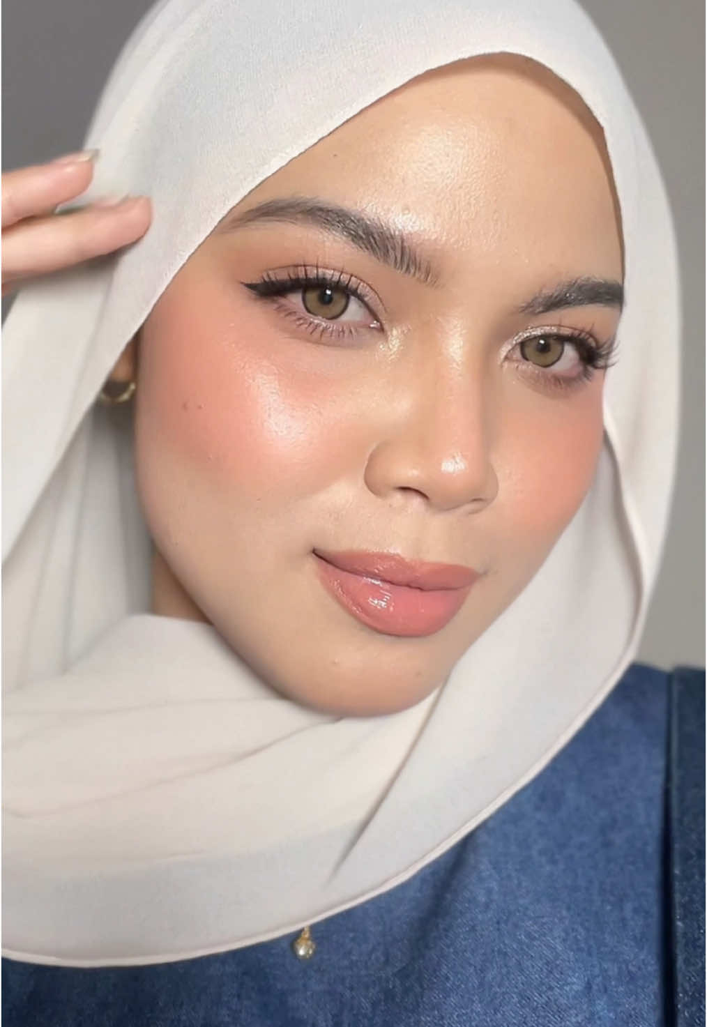 grwm makeup sweet manja manjahh guna all @sobellacosmeticshq_ for a date night! 🤭🩷 #grwmmakeup #makeupdatenight #datenight #datenightmakeup #makeuptutorial #sweetmakeup #pinkmakeup 