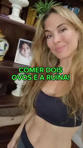 Não tem como construir um corpo bonito e saudável comendo só dois ovinhos no café.. 👉 Com dois ovos, vc só tem 12 gramas de proteína! Mira em 30 gramas PELO MENOS!  . . . . . . . . . . . . . . #nutricionista #saudedamulher #dieta #emagrecer #belezafeminina #mulher40mais 