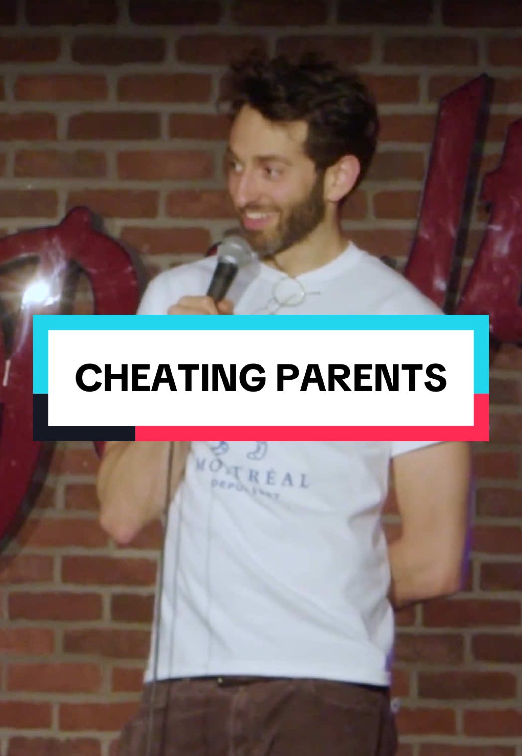 Gambling mom wins big at the casino 🎰💔🤣 #standupcomedy #gambling #cheating #crowdwork #comedy #funny 