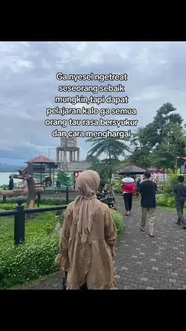 tetaplah mnjdi orng baik meski tdk di prlkukan dngn baik:) 