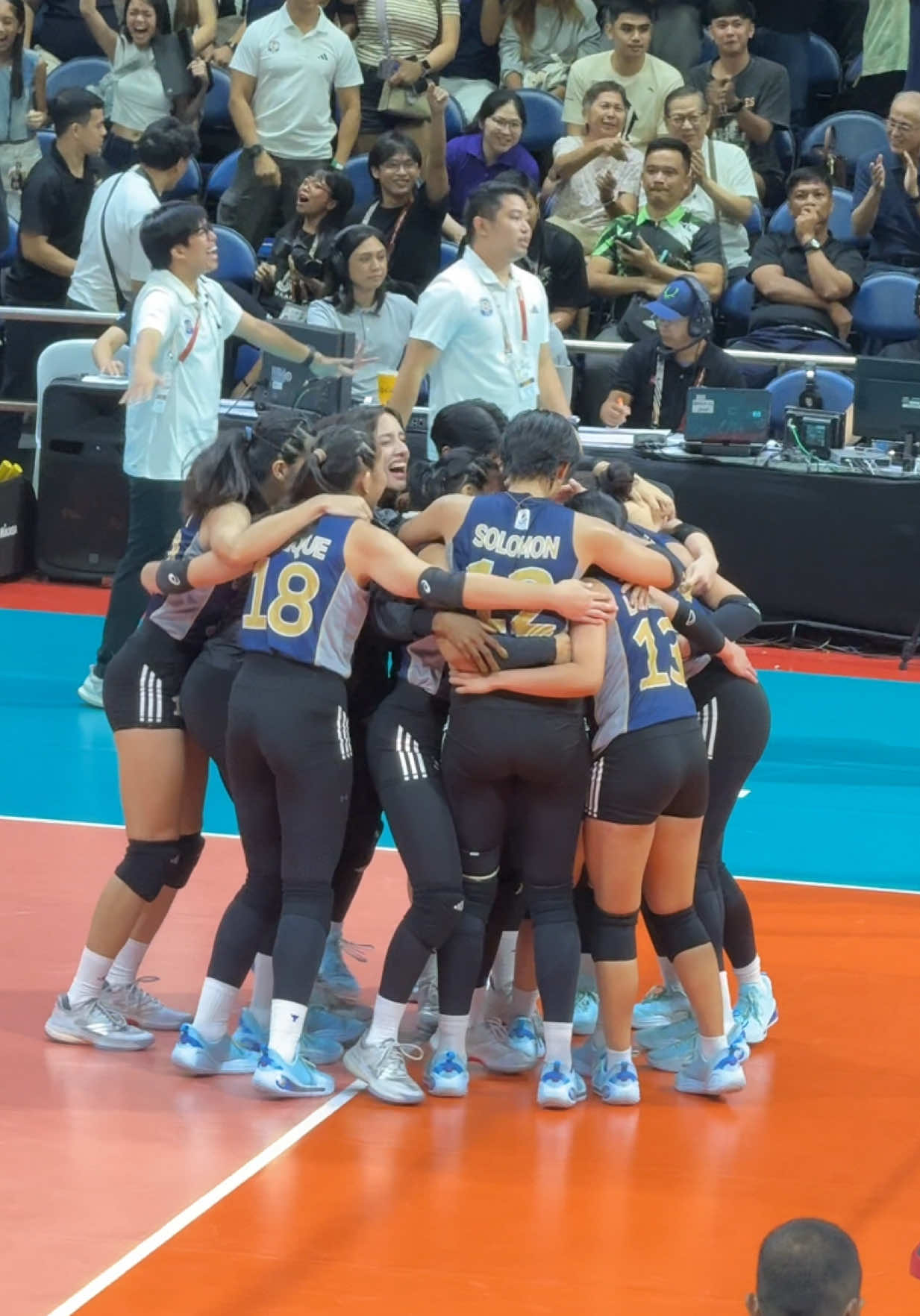 Bella Belen seals the game and sends the NU Lady Bulldogs to the finals #BellaBelen #AlyssaSolomon #CamsLamina #Jardio #NU #NUWVT #LadyBulldogs #UAAPSeason87 #Volleyball #fypage #foryou