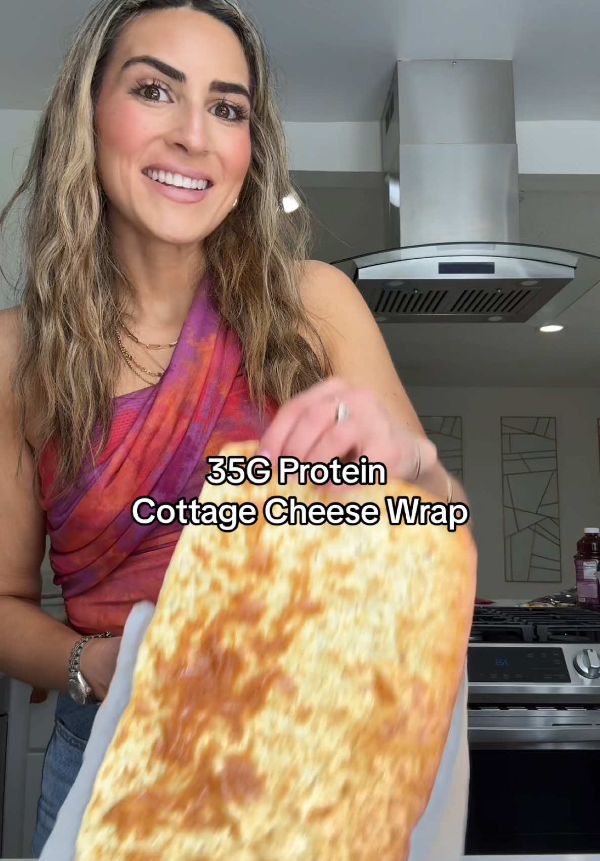 This Viral Cottage Cheese Wrap Did Not Disappoint!!! Follow for more healthy, high protein recipes. This would make a perfect dinner or snack with the 2B mindset weight loss program- link in bio  To make the wrap: Preheat oven to 350°F. Blend : 1 cup lowfat cottage cheese 1/2 cup egg whites 1 garlic clove 1/2 tsp dried basil or Italian seasoning  Pour on a well greased (or parchment paper lined) baking sheet and bake for 45 min. Its long but worth it. #cottagecheese #cottagecheesewrap #highproteinmeals #healthyrecipes #highproteinwrap #proteinrecipe