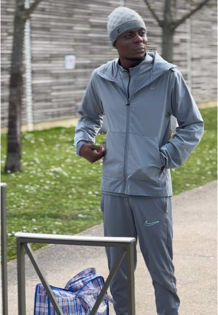 Ce n’est pas la liberté qui m’a changé, c’est ce que j’ai décidé d’en faire.. #courtmetrage #fyp #pourtoi #realite #motivation ÉPISODE 1 ce vendredi à 19h merci pour l’attente .. 🙏🏿