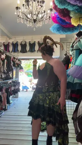Spinny spin time weee #myfavoritedressshop #scarboroughrenaissancefestival #renfairshenanagins #fairyfantasy #fyp #renfair #scarbouroughfair #scarbouroughfaire 
