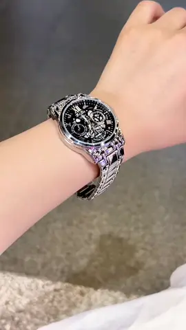 Bukan sekedar Jam Tangan tapi punya sensi Elegan dan Kemewahan. Buruan Cek di keranjang kuning biar punya Esensi Elegan! #jamtangan,#jamtanganpria,#mdtv,#jamtanganwanita,#jamtanganmurah