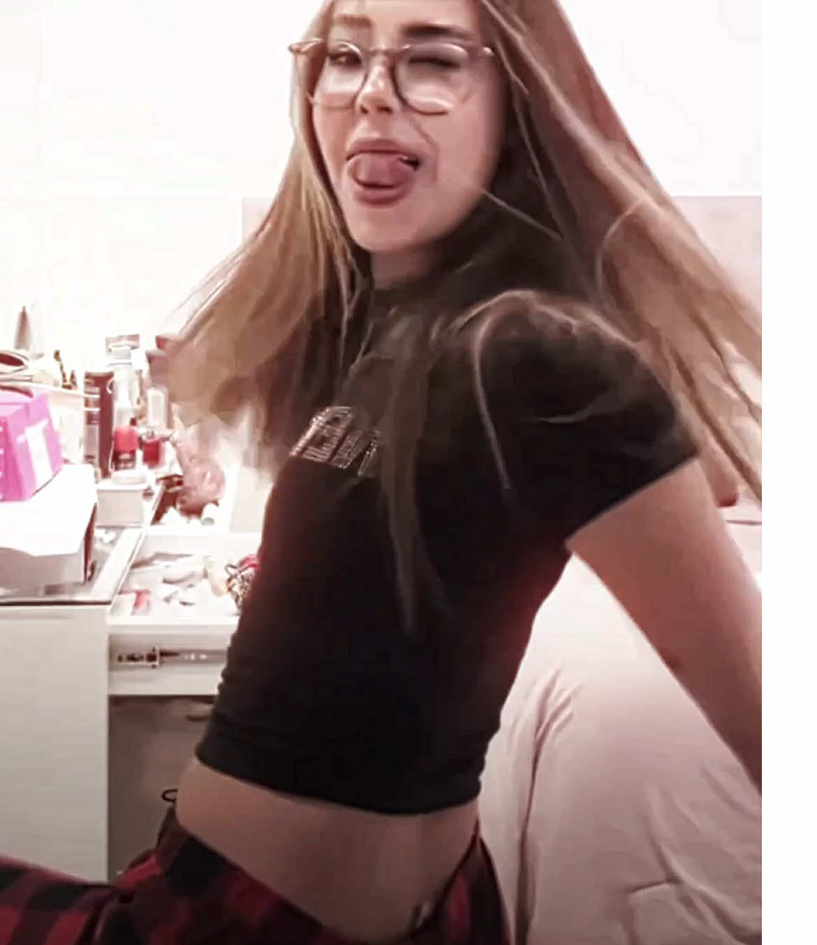 com toda essa grana eu me sinto só. || ultimo dela eu juroKKSKKKKK || cc arthvhs #camiladal #edit #editviral #fshh1on #moda 
