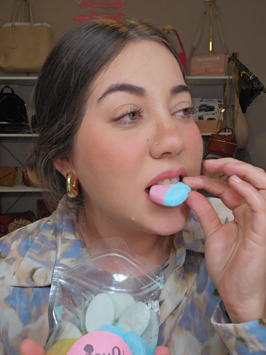 Swedish Candy is so addicting 🤤 #swedishcandy #Swedish #swedishfish #candy #tryingviralsnacks #foodandbeverage 