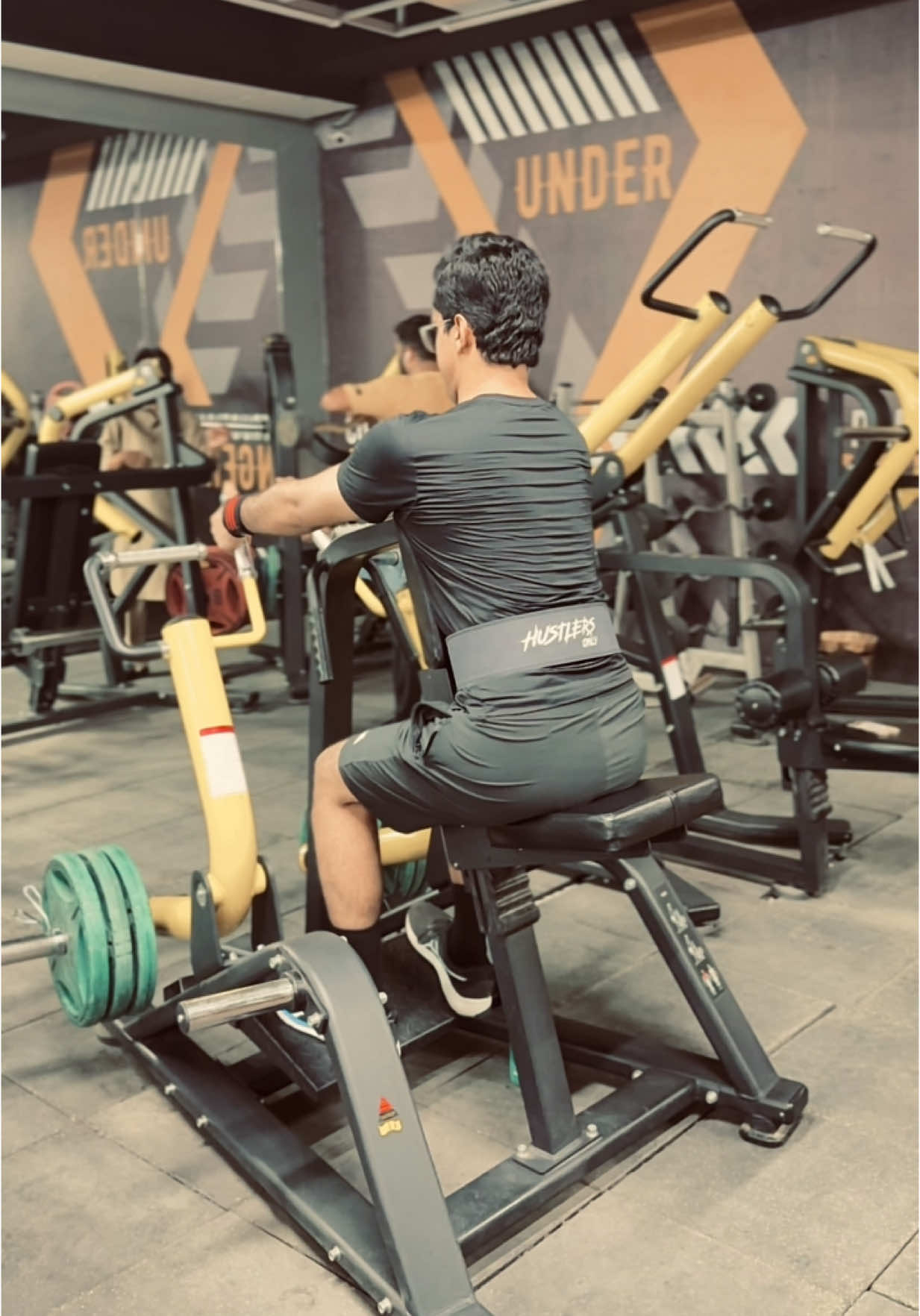 Back Day with my ustad @جہان🫶🏻 ❤️❤️❤️❤️❤️ #gym #faisalabad #gymmotivation #gcuniversityfaisalabad #alhadifitness #pakistan #foryou #Fitness #foryoupage 