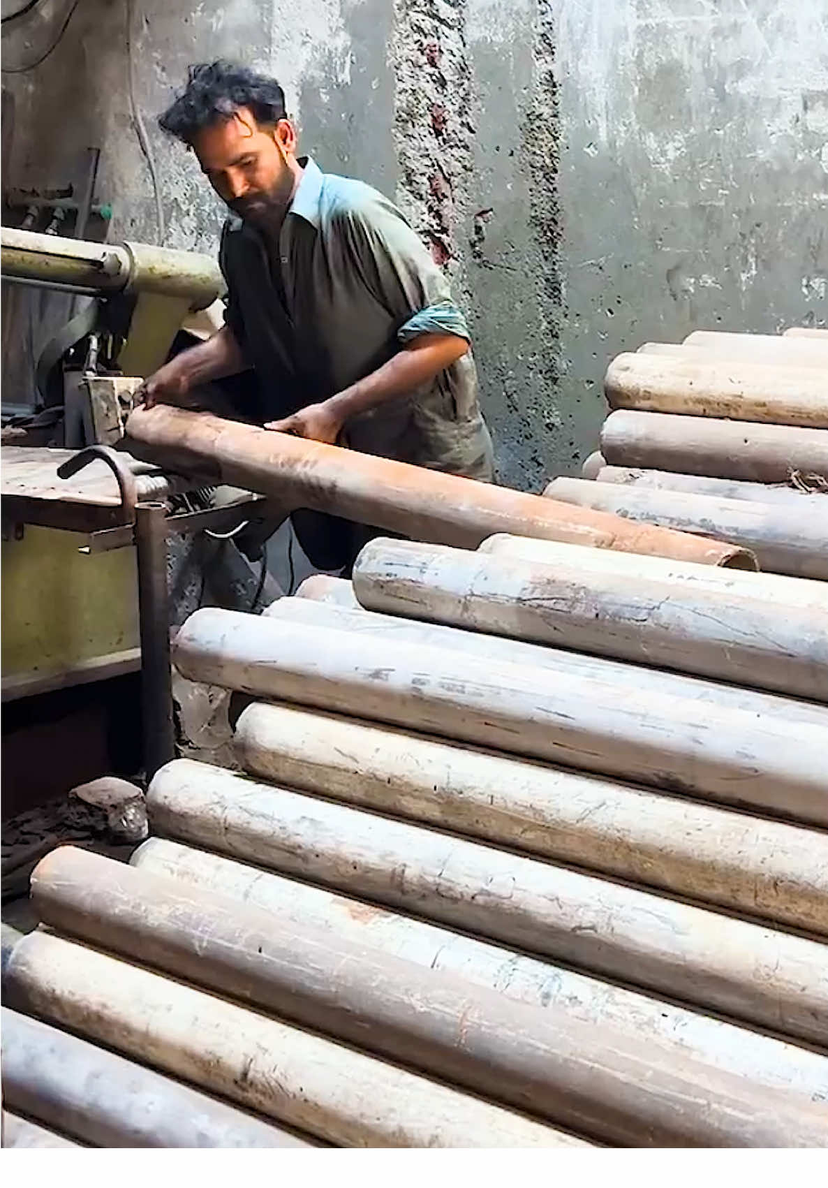 Rusted Steel Pipes Into Engine Parts #fyp #machinery #engine #truck #spareparts 