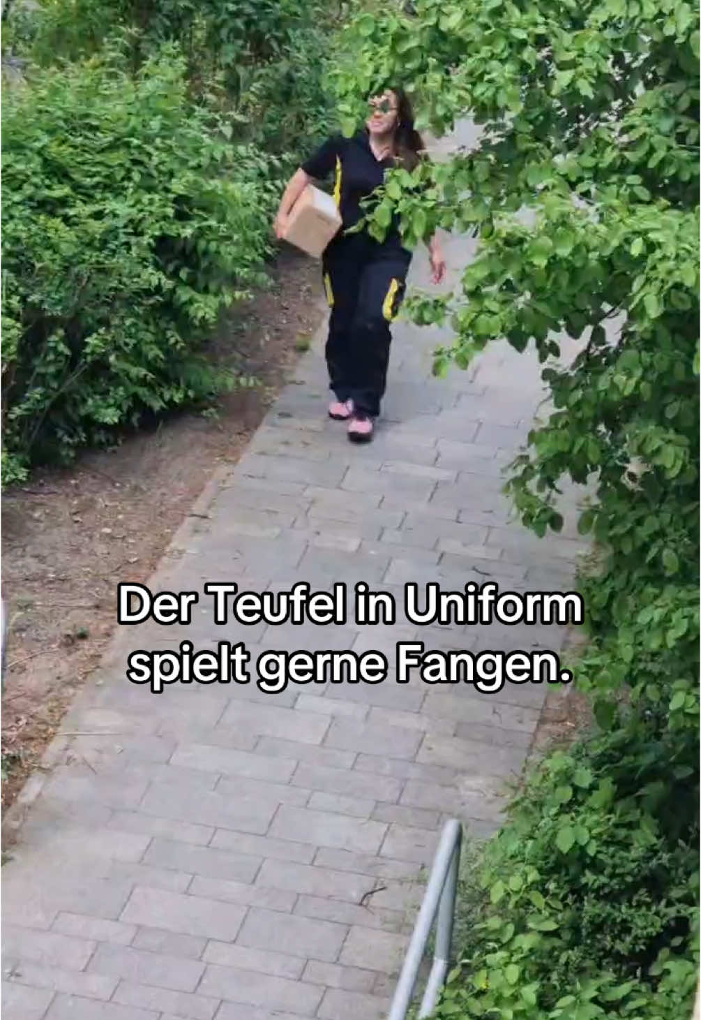 Bitte nicht ernst nehmen ich klingel natürlich immer.  @Markus el Cartero mit dir spiele ich am liebsten 🖤 #foryou #fy #fürdich #flirt #paket 