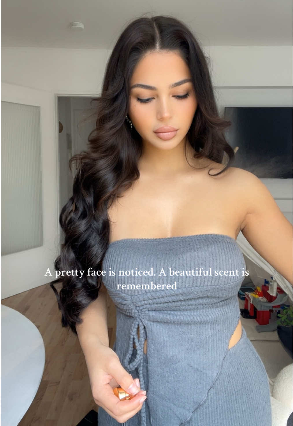 Ladies, drop your favorite perfumes if you’re into sweet scents ⬇️ #fyp #girls #ladies #scents #parfum #parfumtiktok  