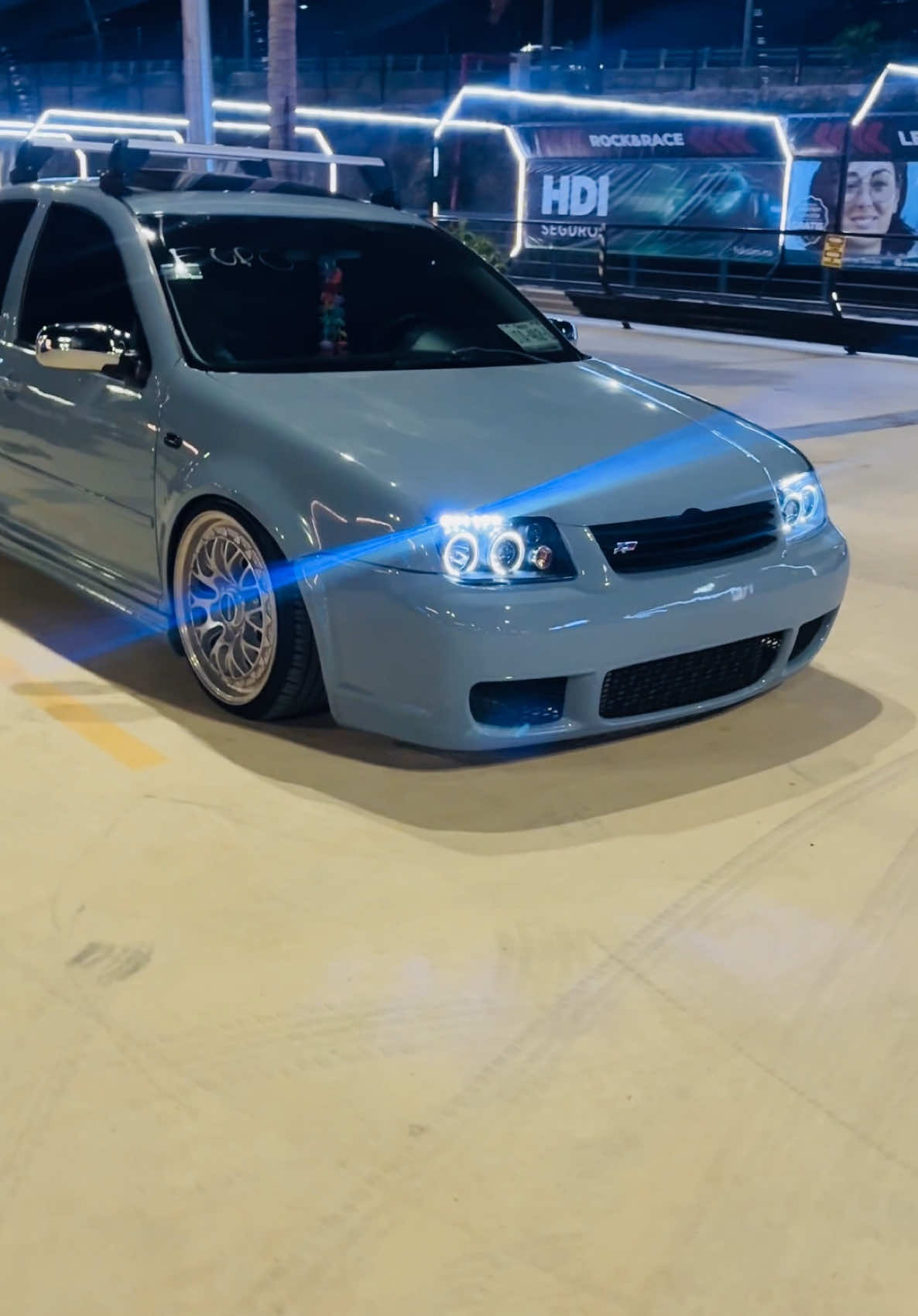 Solo somos jóvenes intentando arreglar carros viejos!🥶🫨🙌🏻 #jettamk4 #vaguetoslokos #mk4life #gli #rotiformwheels #hki #surestemexicano🇲🇽💊 #paratiiiiiiiiiiiiiiiiiiiiiiiiiiiiiii #rodandobajito😉✌️🇲🇽💥📸📸 #euro #fyp #losdemoda #noairnolife #eventos #cancunmexico #vwlovers #vaglifestyle #inicios #r32 #rivieramaya #feed #contenido #tiktokviral #tik_tok 