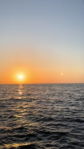 هونها بتهون… شوف الجزء المليان من الكوب. . . . ‏#in #instagood #instagram #fyp #sea #beirut #fypシ #fypage #naturephotography #blue #lebanon 