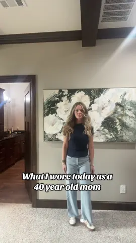 What I wore today as a 40 year old mom: Skims top, Agolde jeans, and Naturalizer sneakers #whatiwore #hairinfluencer #ootdinspiration 