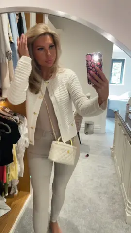 A casual bank holiday outfit 🎳🍴🥰 #fyp #foryoupage #fypシ゚viral #OOTD #outfitideas 