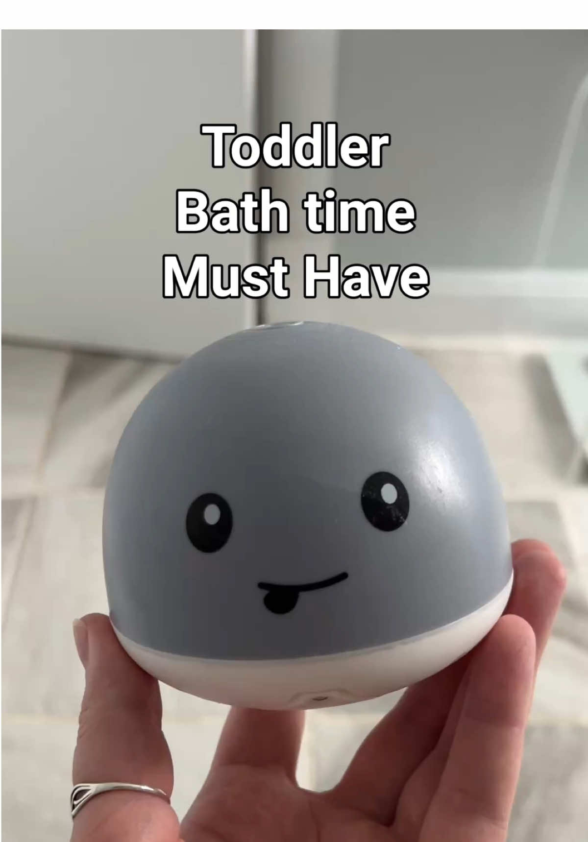 My daughters favorite bath toy recently. Comment “whale” for a link 🐳 #toddlersoftiktok #toddler #toddlermusthaves #toddlertoys 