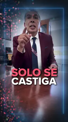 ⚠️ ¿Te pueden castigar por quién eres? El derecho penal dice: ¡NO! ❌ Sabías que el sistema penal debe castigar solo lo que haces, no quién eres? En este video te explico por qué sancionar por reincidencia 🔁, religión ✝️ o identidad 🏳️‍🌈 va contra los principios de justicia ⚖️. #justicia #derechopenal #noalderechopenaldeautor #mexico #sucedióenaudiencia #juezricardoojedagándara