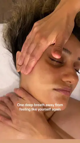 Don’t forget to take a deep breath… your skin needs it too. A reset and a moment of stillness, touch, and intentional care your body’s been craving. Let your stress melt, your muscles soften, and your glow return.✨💫. #FacialTreatment #HolisticFacial #GlowFromWithin #FaceMassage #FacialMassage #chicago #chicagofacial #chicagofacemassage 