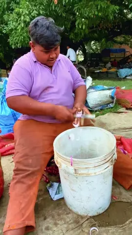 👑👑😁 onion with cucumber cutting man 🤪🤪😎 APNA modu Bhai  #tiktok #shorts #tiktokviral #video #yt #trending #man #tiktokindia 