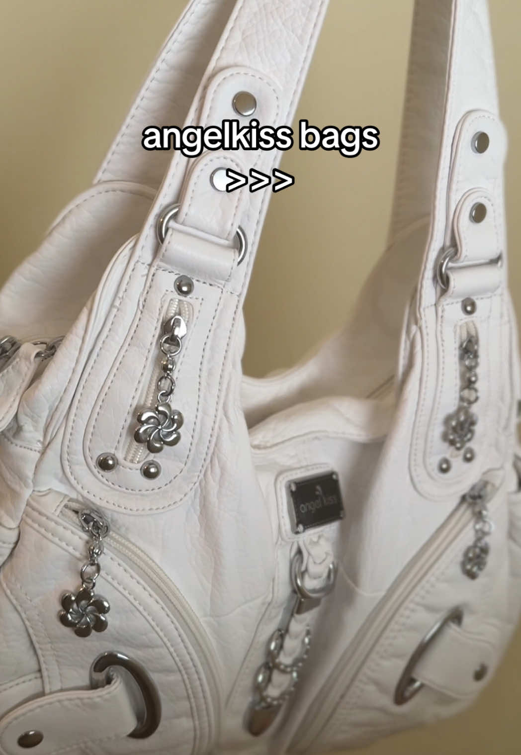 i NEED it in black 😭 #angelkiss #handbag #purse #y2k #y2kfashion #alt #altfashion 