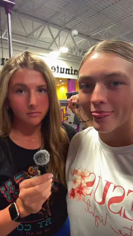you would think we’re both blonde… because we’re dumb asf🦶#rizzgod #fypシ゚viral #planetfitness #powerlifting #fatasfboy 