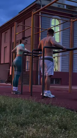 🤍 #fyp #viral #gymcouple #calisthenics #dips 