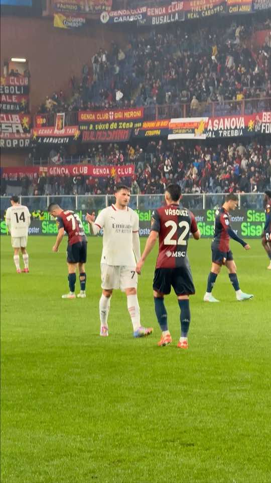 Mexican connection 🔗🇲🇽 #acmilan #seriea #genoamilan #gimenez #santiagogimenez #santigimenez #vasquez #calcio #tiktokcalcio #tiktokfootball #mexico