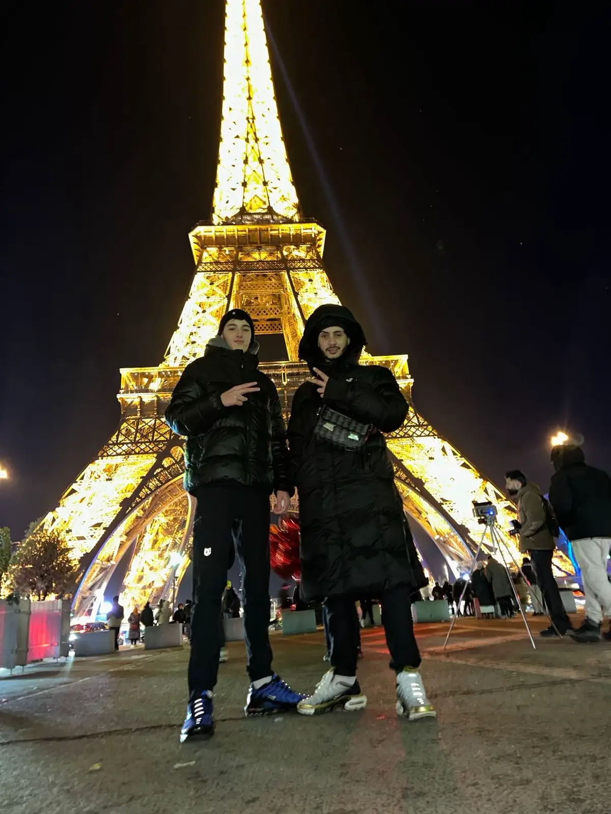 #الشعب_الصيني_ماله_حل😂😂 #algeria🇩🇿🇪🇺 #ghorba🗼🇫🇷👻🇪🇺🇪🇸 #pourtoi #paris #@Fratello 78🇩🇿🇫🇷 Khouya❤️