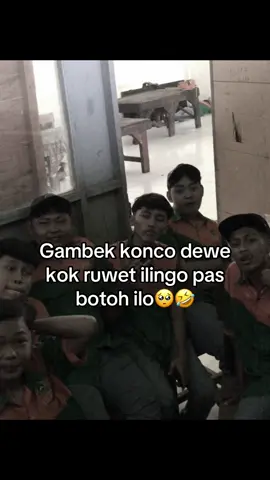 Umak gemberedek🥱#smkstoryy🌻 #foryoupage #sidoarjo24jam #fyp #xyzabc #smkperstuan2 