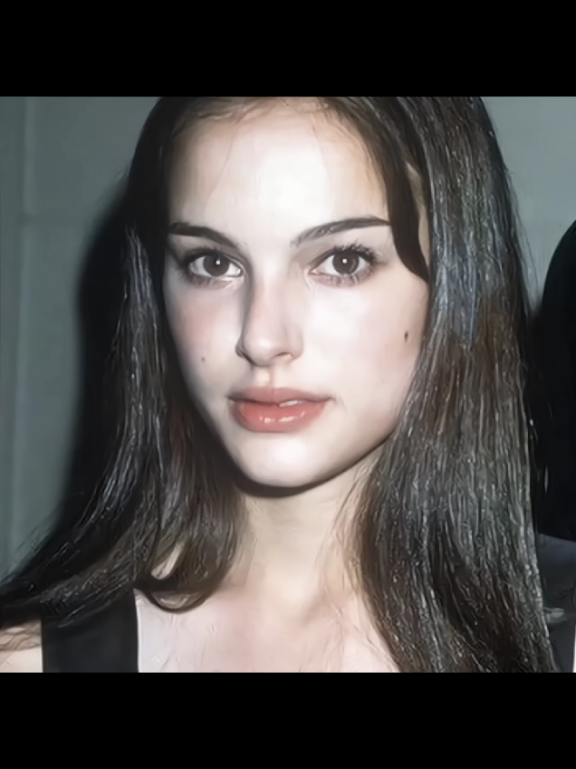 twiinn  #natalieportman #natalieportmanedit #blackswan #fogger #mogger #fyyyyyyyyyyyyyyyy #looks #xybca   #goviral #goddess #modelface #brunette #woman #themostbeautiful #prettyface #blackswanedit 