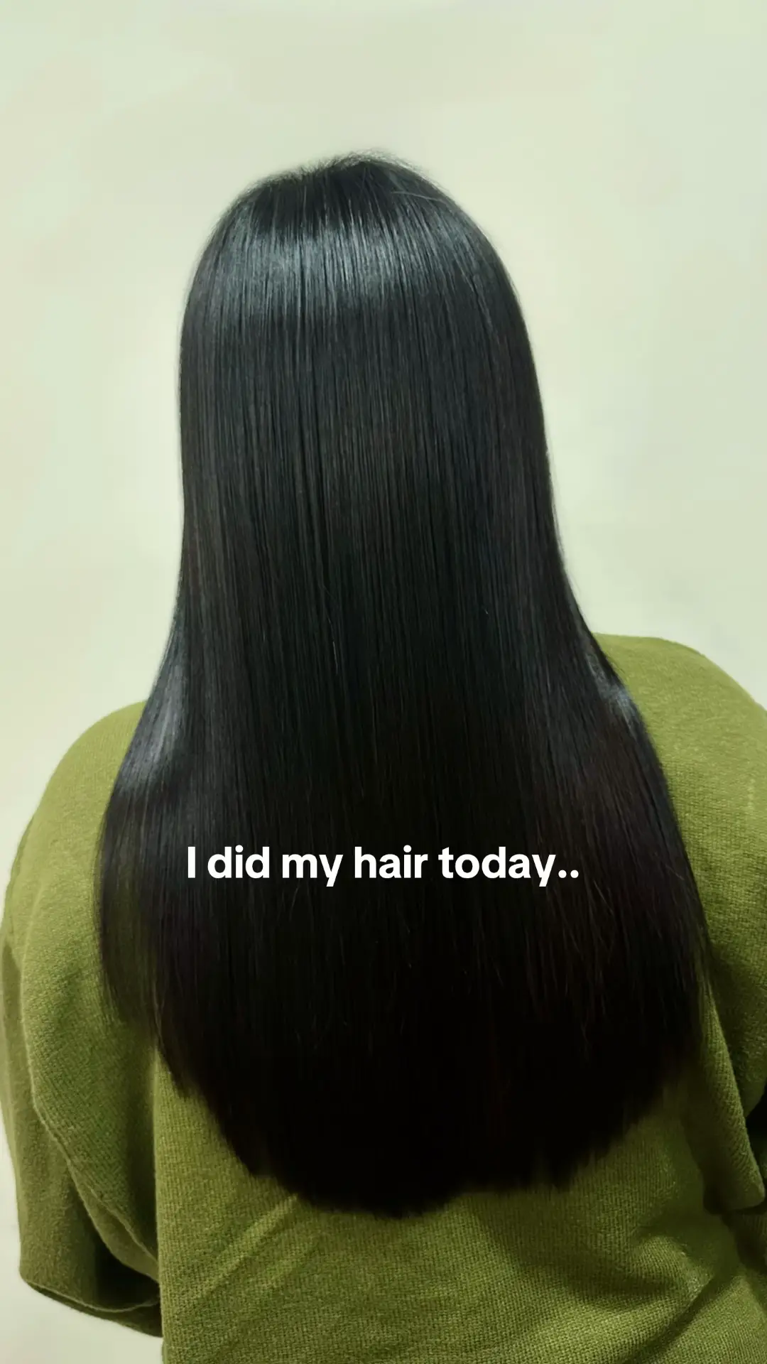 I did a hair treatment today but my conures fully believe they are actual hairdressers and LOVE using their beaks to clip my hair strands at various lengths 💇‍♀️✂️🤦🏽‍♀️ My real life hairdresser even noticed that my hair was kinda choppy! Until I can wash the treatment out I have to hide my hair from them because I don’t want them ingesting any of the treatment! So for the next 3 days I will be looking like this (but I also can’t it wet or sweat!) #birdtok #parrotlove #birdslove #sunconure #tiktokpets #parrotsoftiktok 