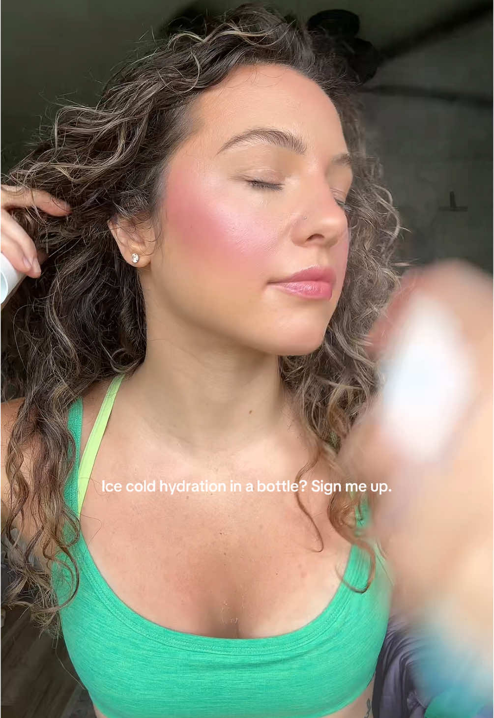 But can we talk about the glow this gave me?! 😍 #icefacial #icefacialspray #coolingfacialspray #Outdoorfun  #TTSDelightNow 