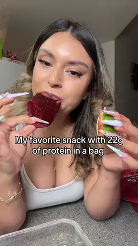 My favorite snack with 22g of protein in a bag is CARNE SECA FUEGO @El Ranchito Jerky  #fyp #viral #summertimeeats #carneseca #carnesecapreparada #carnesecafuego #carnesecapicosita #elranchitocarneseca #elranchitobeefjerky 