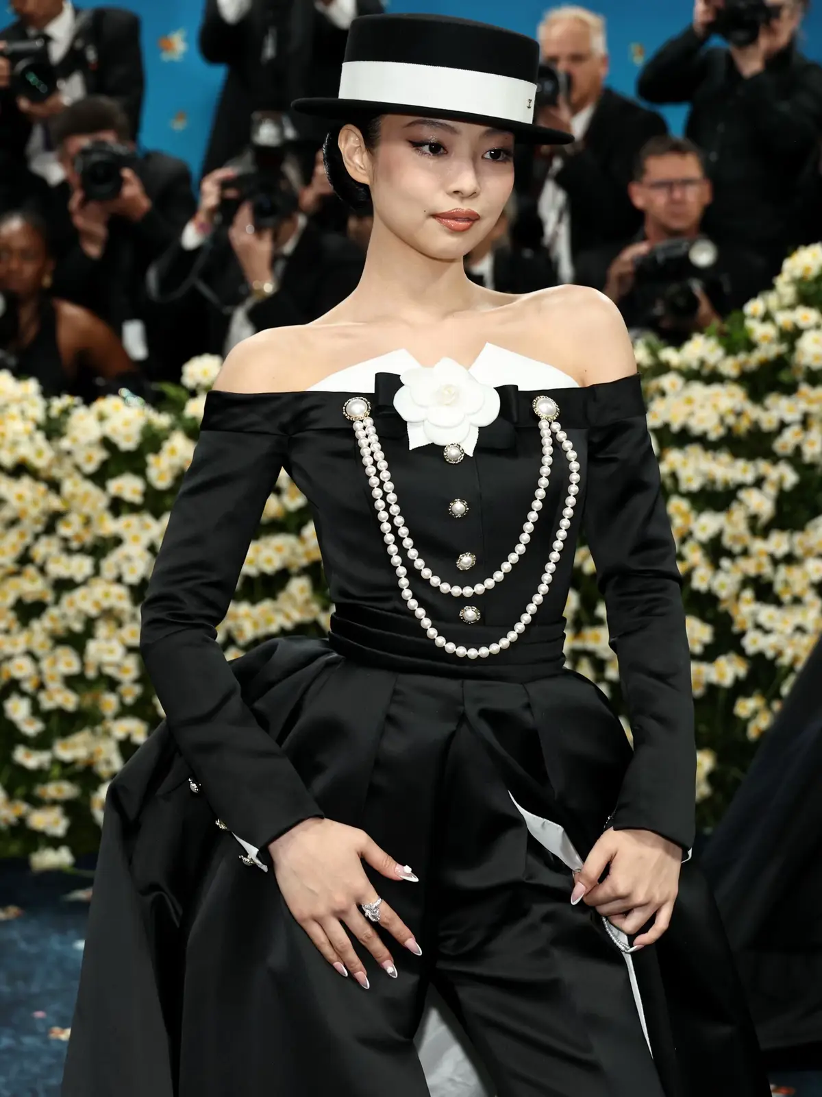 Esta casa servimos tão somente @JENNIE e ninguém mais amém 🙏 (AAAAAAAAAA SURTEI) #MetGala #MTVNoMetGala #Jennie