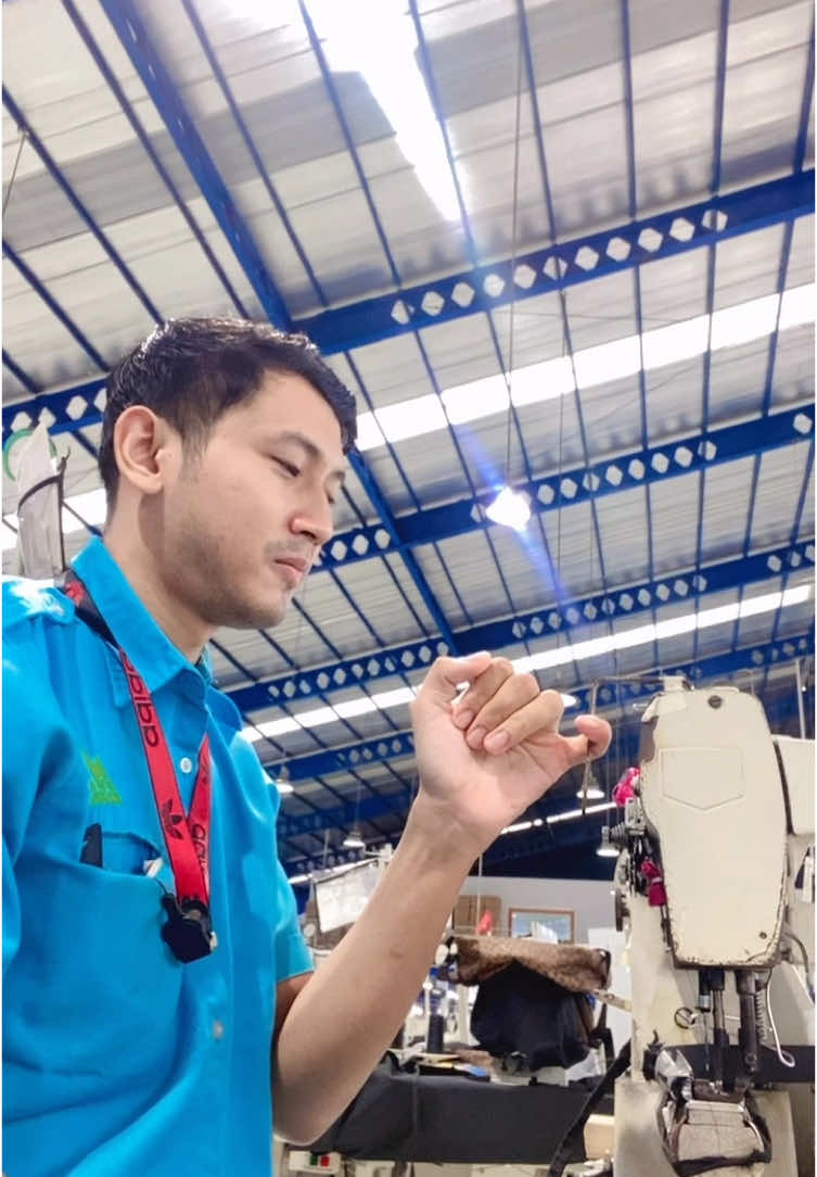 Sinarengane sewing sek jomblo akut 🗿 sekecintaaan itu sama mesin jahit #kanaan #kgi #kanaanglobalindonesia #buruhpabrik #pabriksukoharjo #garmensukoharjo #pabrik #sinaregan #dennycaknan 