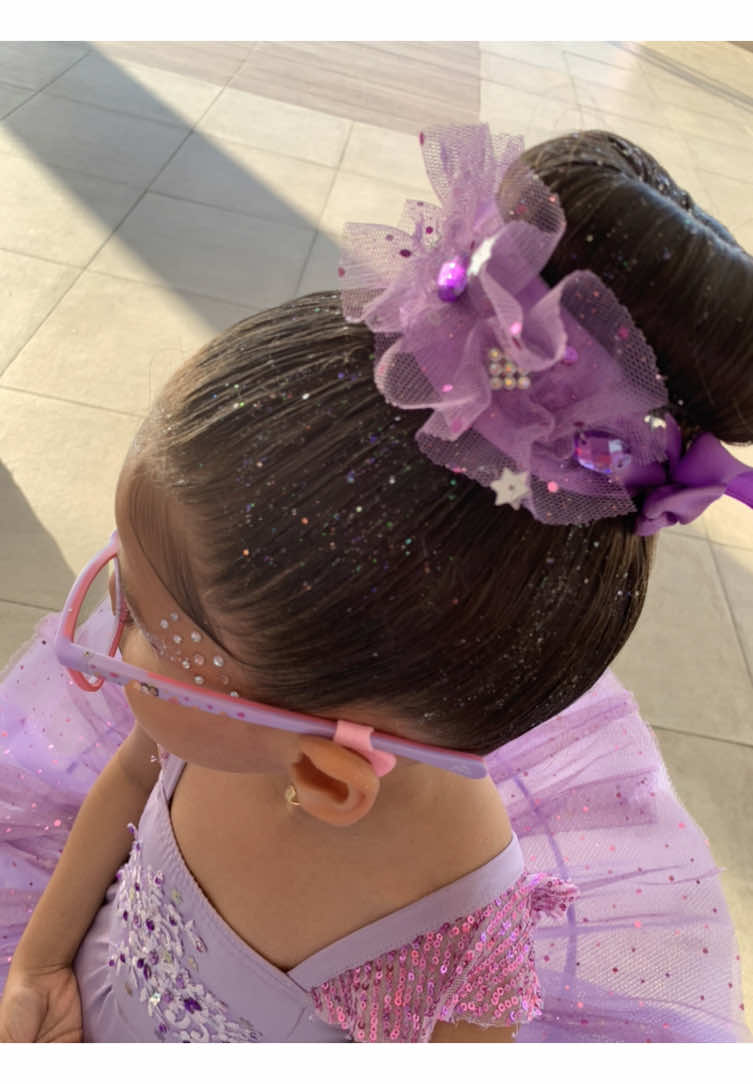 Penteado do dia para apresentação de ballet 🩰✨ #penteado #penteadosfaceis #penteadomenina #peinados #penteadoinfantil 