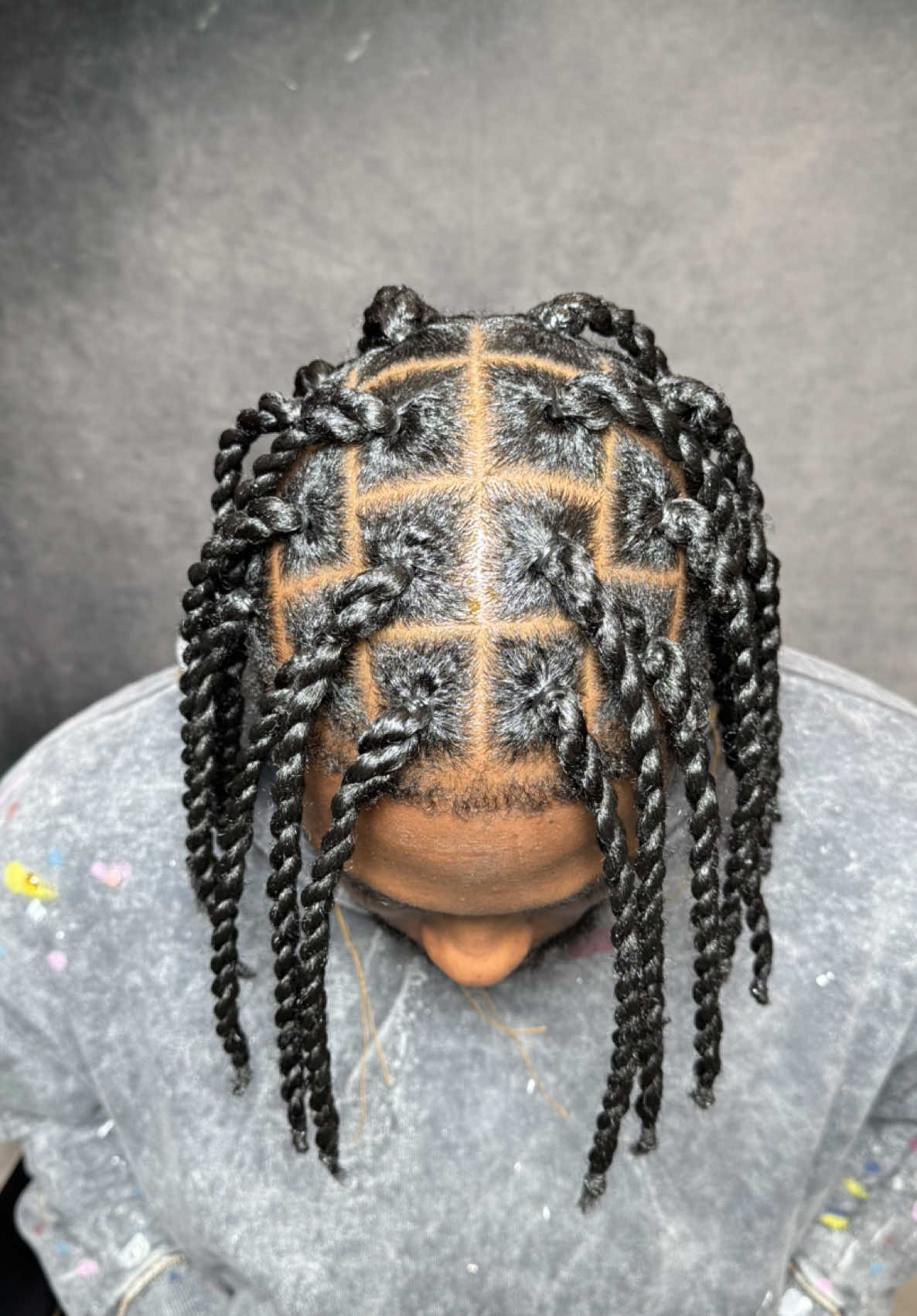 BOX TWIST WITH EXTENSIONS IN SHORT HAIR 🔥 Introducing Timaa Slayz Hair Growth Oil, formulated from 100% plant-based and natural ingredients. This oil contains essential oils specifically designed to promote optimal hair growth. Originating from West Africa, it is renowned for its effectiveness in enhancing hair growth and addressing a range of common hair issues, such as dry scalp, dandruff, alopecia, thinning hair, baldness, and breakage. For those interested in exploring further, Timaa Slayz also offers synthetic afro hair extensions, available for purchase on our website. These extensions are crafted to simulate a natural, human-like feel and texture, providing a realistic appearance that suits all hair types, making them a versatile addition to your hair care routine.  To discover more about our products and their benefits, please visit the link in our bio. Thank you for considering Timaa Slayz on your hair growth journey! #timaaslayz #hairtutorial #hairextensions #starterlocs #protectivestyles #barreltwists #locs #hairgrowth #cornrows #bronxhairstylist #nychairstylist 