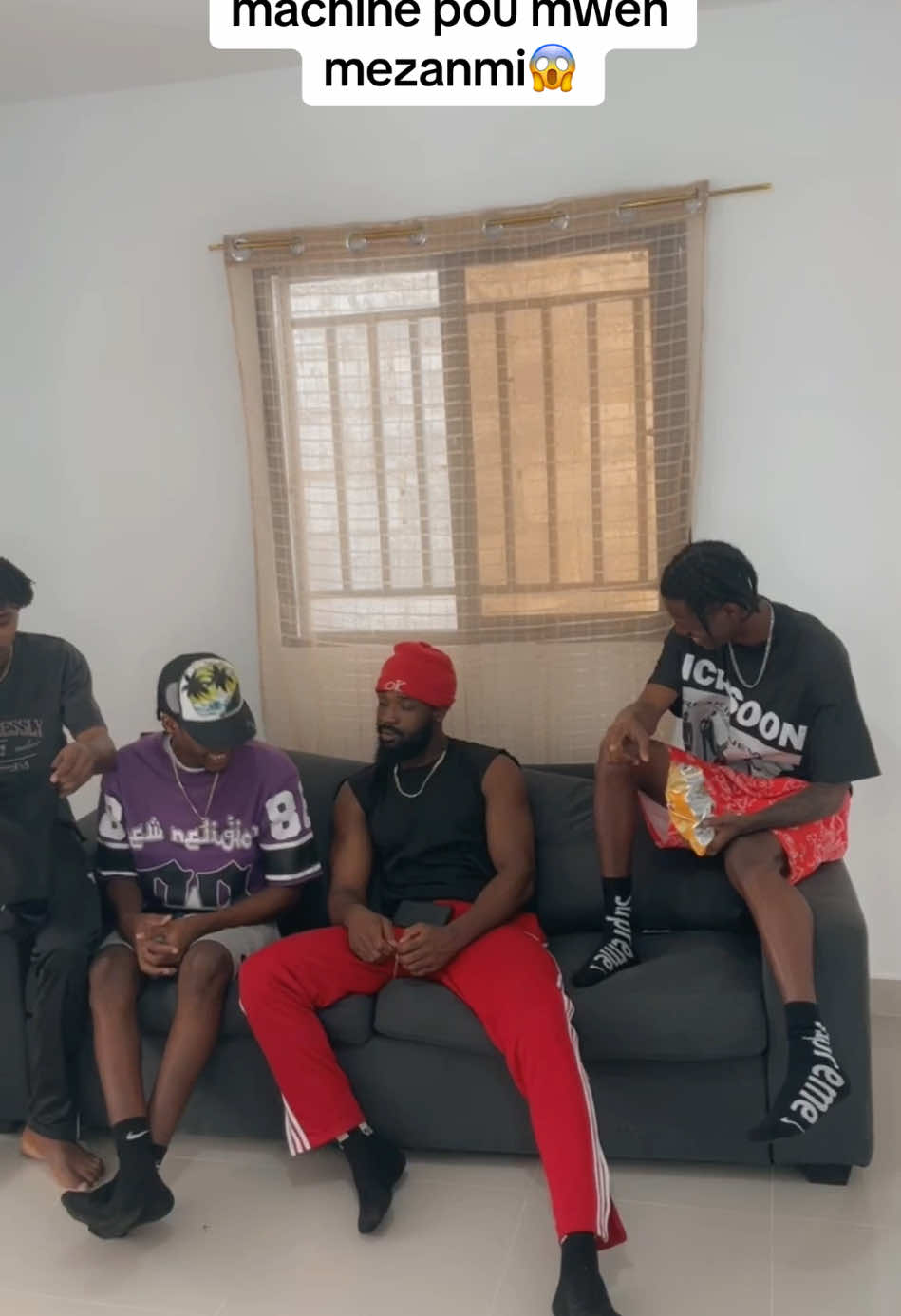 Rebecca pa nan jwèt non😱😂😂 #pourtoi#fypシ゚viral#doodji_marcelo2#funnyvideos#haïtientiktok🇭🇹#viralvideos@K🥷🏾M💰@hollyfit3@patchouko_the_ret@Djacy💸money🤑🥶💵  