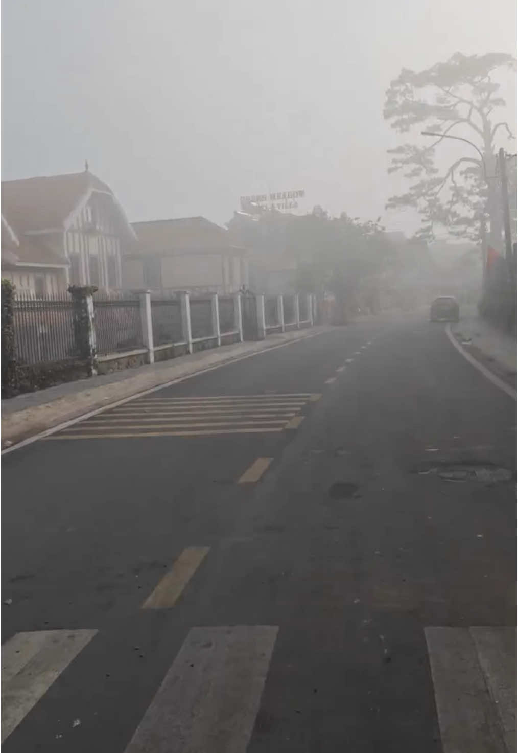 Đà Lạt sáng nay 6/5/25, quéo…  Gửi chút sương lạnh cho mấy bà nè.  #NhaAnDaLat #HomestayDaLat #KhachsanDaLat #NhaAnCozy #HotelDaLat #VillaDaLat #dalat #fyp 