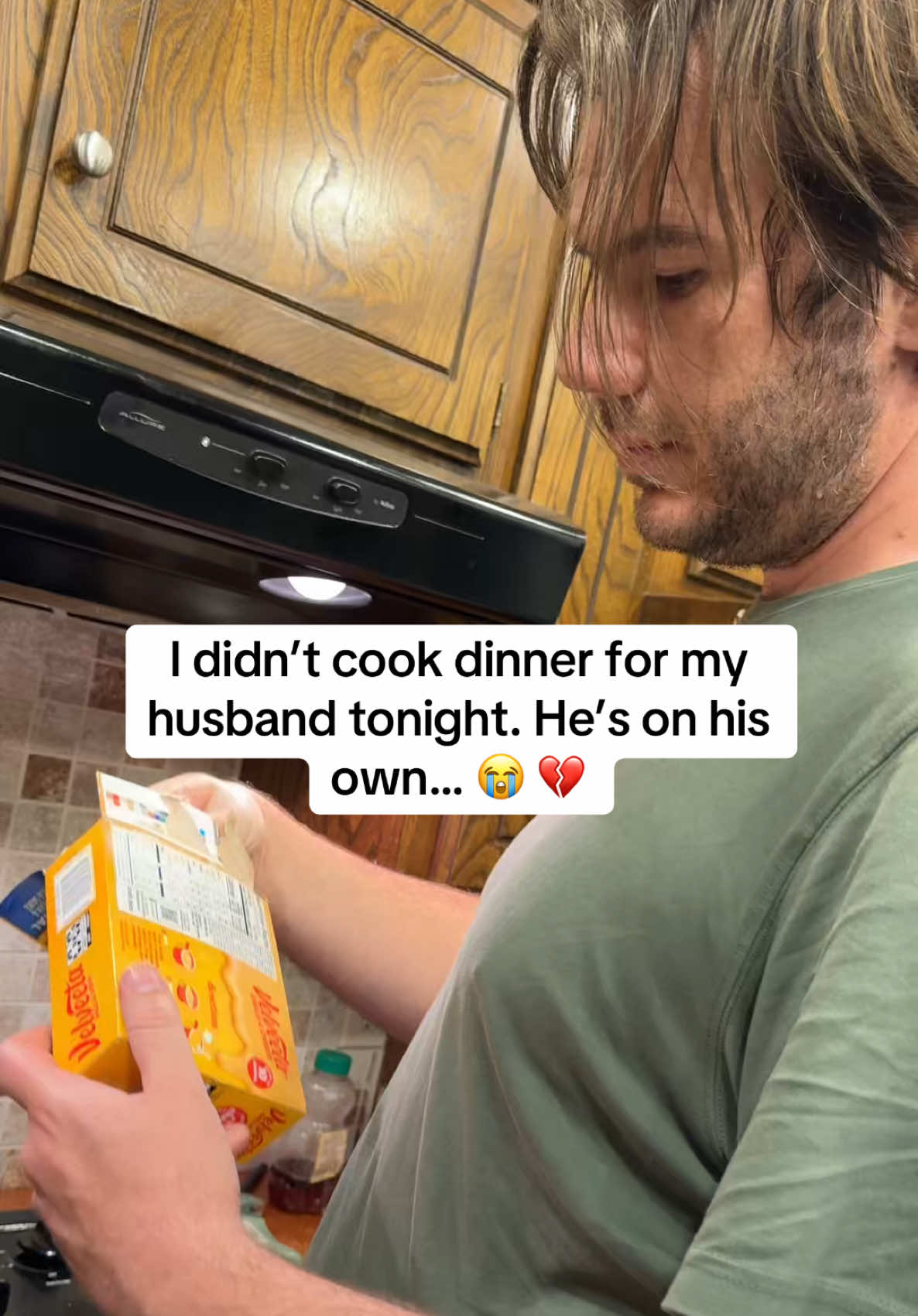 Chili mac and cheese #dinner #mukbang #husbandgoals #husbandsoftiktok #Foodie #foodtiktok #cooking #eatingsounds #creatorsearchinsights #asmr #fyp #viral 
