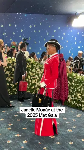 @Janelle Monáe stuns in red at the 2025 #MetGala (wait for the A-list photobomb at the end 👀) #fashion #nyc #dandyism #janellemonae 