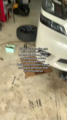 dia yng play victim dia pulak yng rasa di permainkan 😕