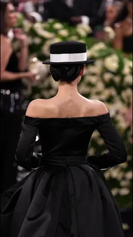 her shoulder 😱 #blackpink #jennie 