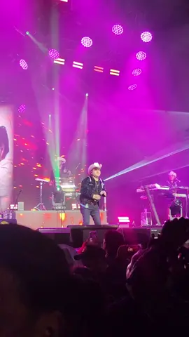 Sin voluntad y sin fe, Voy a volver Quizás en otra piel renaceré❤️‍🩹 #Guatemala #eltronodemexico #20años #fypシ゚ #concierto #502🇬🇹  #dolidos #canciones 