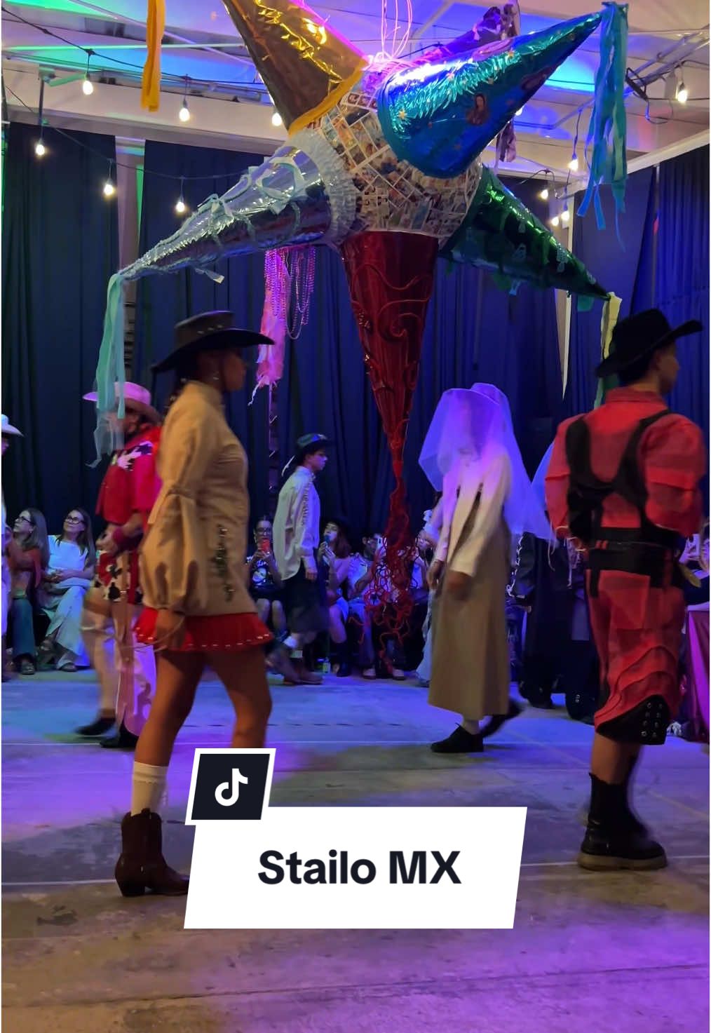 Porque sí, la moda es para todxs ✨ #modamexicana #diseño #pasarela #fashiontiktok 