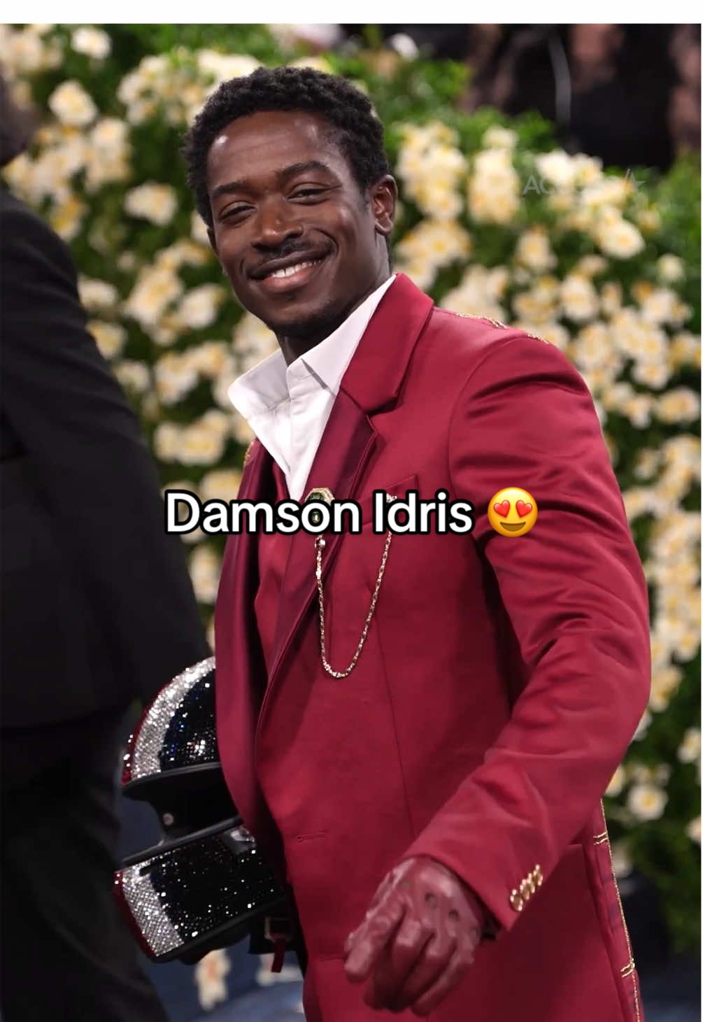 What can we say, #DamsonIdris makes our ❤️‍🔥 race 🏎️ #MetGala #awardseason 